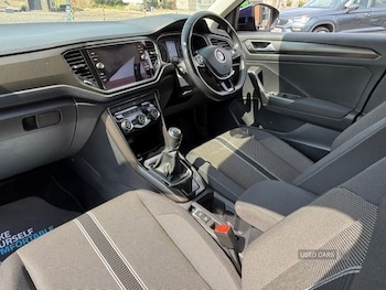 Used Volkswagen T-Roc 2019 for sale - 75429933: Photo