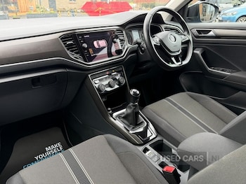 Used Volkswagen T-Roc 2019 for sale - 77941276: Photo