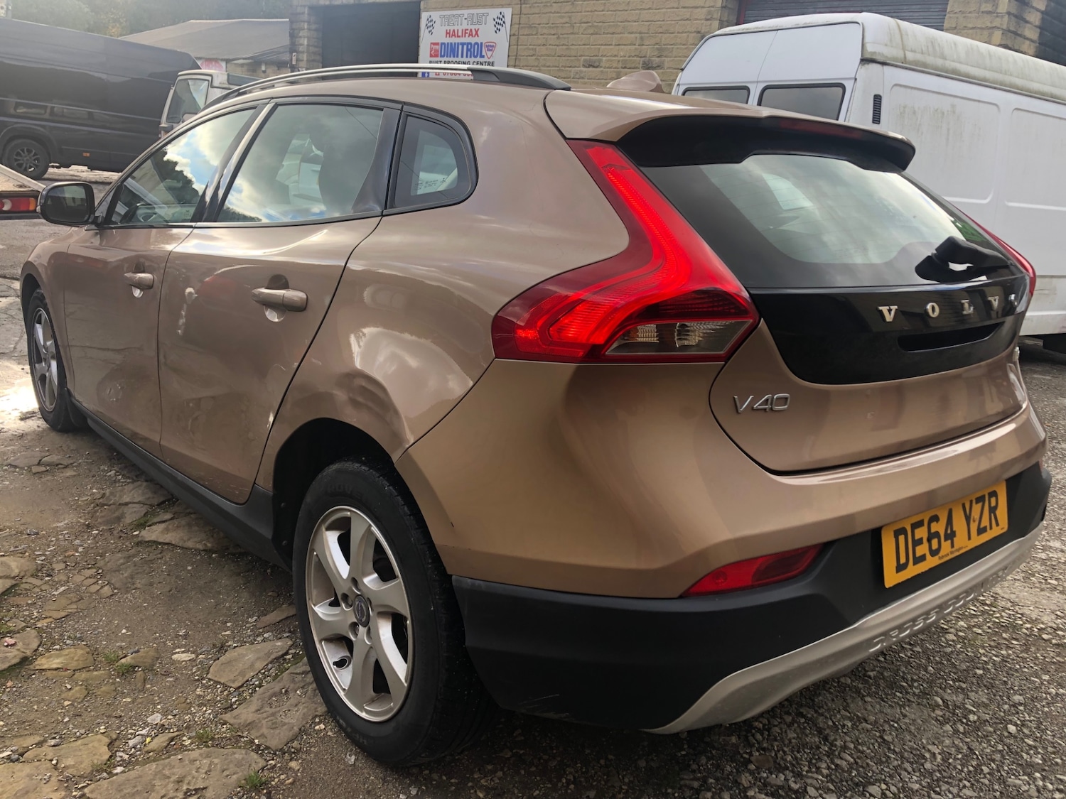 Used Volvo V40 2014 for sale - 76353706: Photo 5