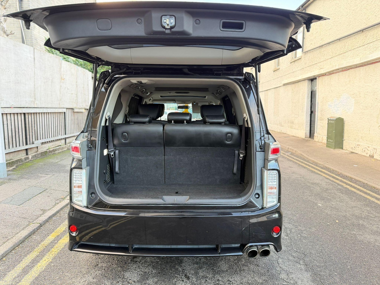 Used Nissan Elgrand 2023 for sale - 76701839: Photo 11