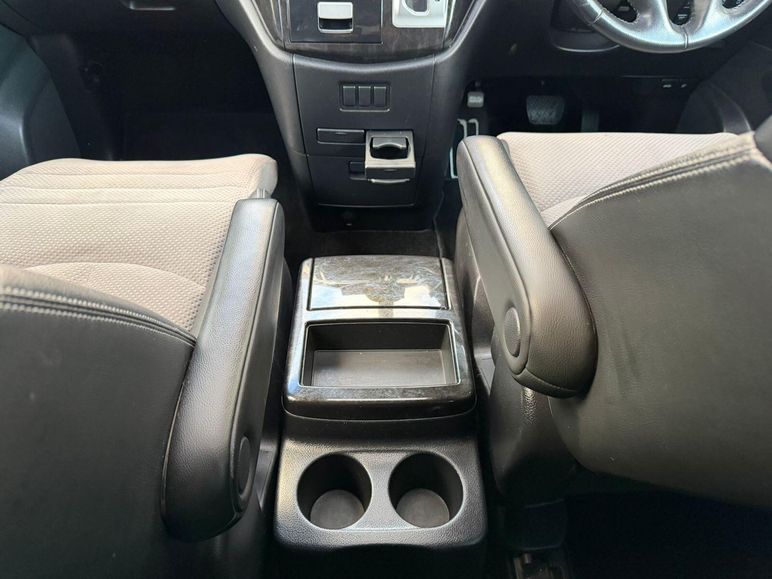 Used Nissan Elgrand 2023 for sale - 76701839: Photo 17