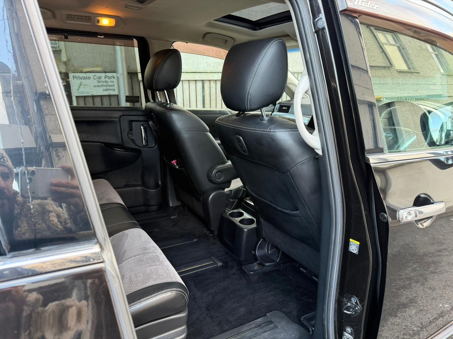 Used Nissan Elgrand 2023 for sale - 76701839: Photo 18