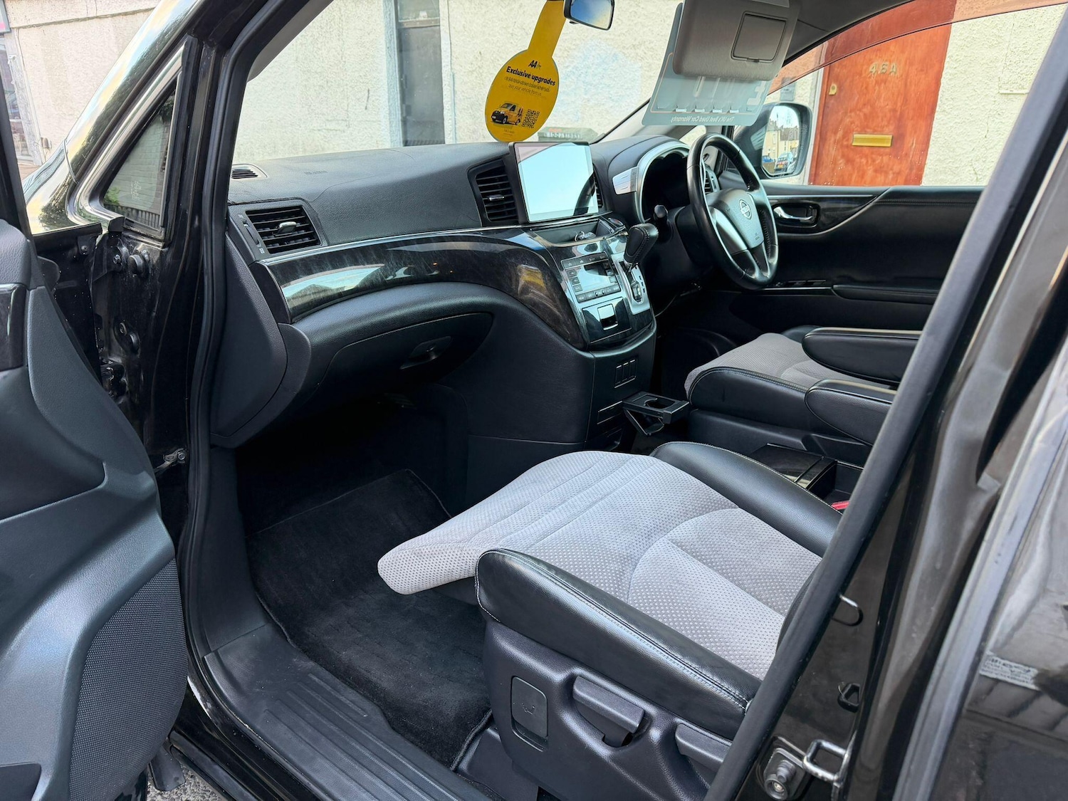 Used Nissan Elgrand 2023 for sale - 76701839: Photo 26