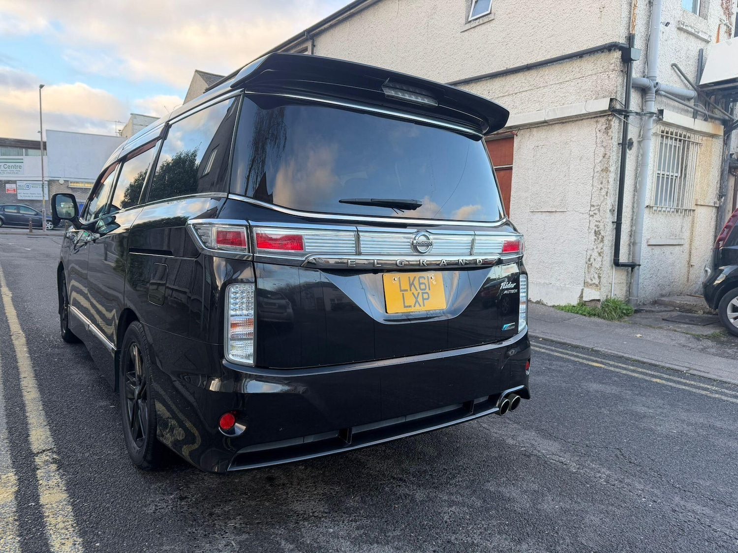 Used Nissan Elgrand 2023 for sale - 76701839: Photo 31