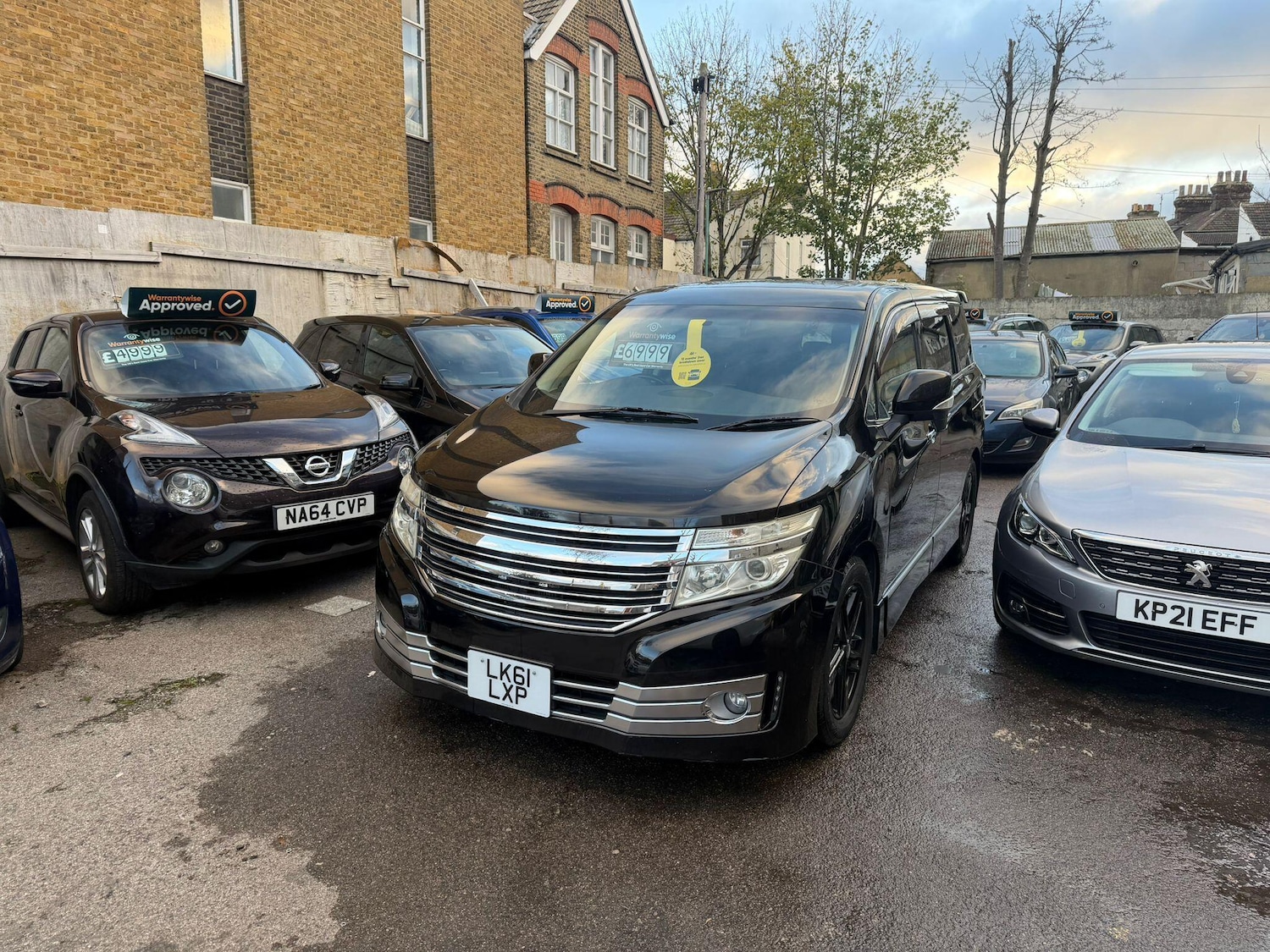 Used Nissan Elgrand 2023 for sale - 76701839: Photo 44