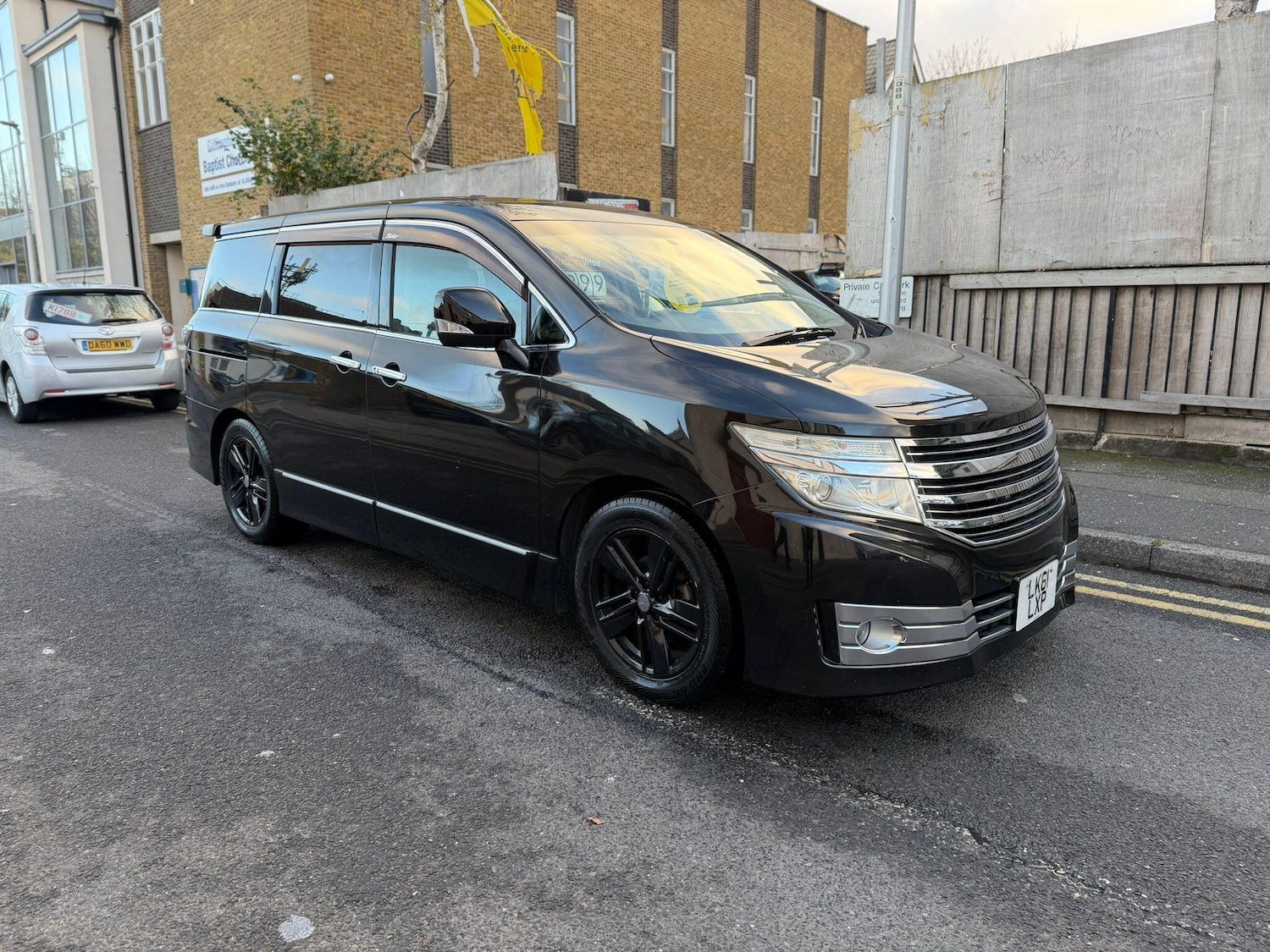 Used Nissan Elgrand 2023 for sale - 76701839: Photo 7