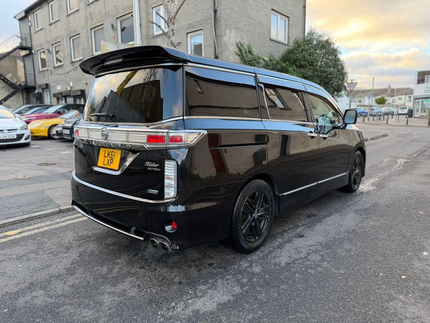 Used Nissan Elgrand 2023 for sale - 76701839: Photo 8