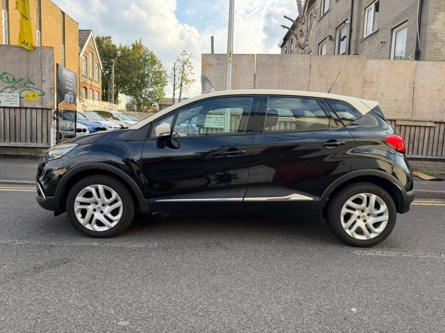 Used Renault Captur 2016 for sale - 76136282: Photo 33