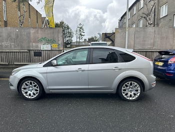 Used Ford Focus 2010 for sale - 75769188: Photo