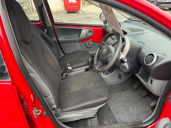 Used Toyota AYGO 2009 for sale - 76215326: Photo 6