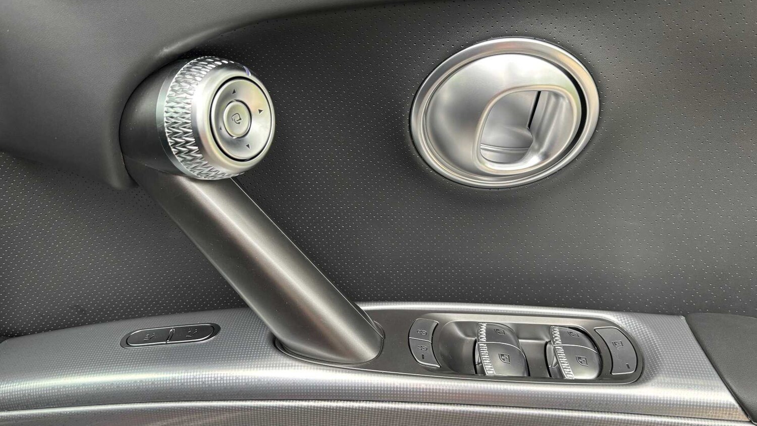 Used Genesis GV60 2025 for sale - 77858799: Photo 24