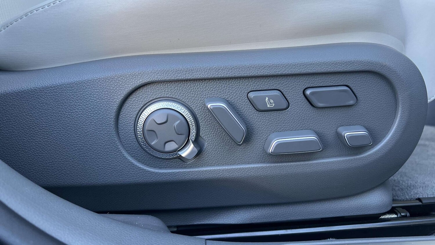 Used Genesis GV60 for sale - 78188053: Photo 25