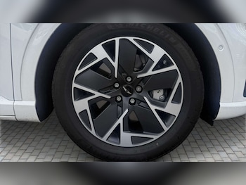 Used Genesis GV60 2026 for sale - 78800145: Photo