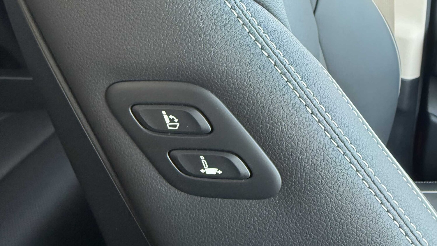 Used Genesis GV70 for sale - 77857093: Photo 11