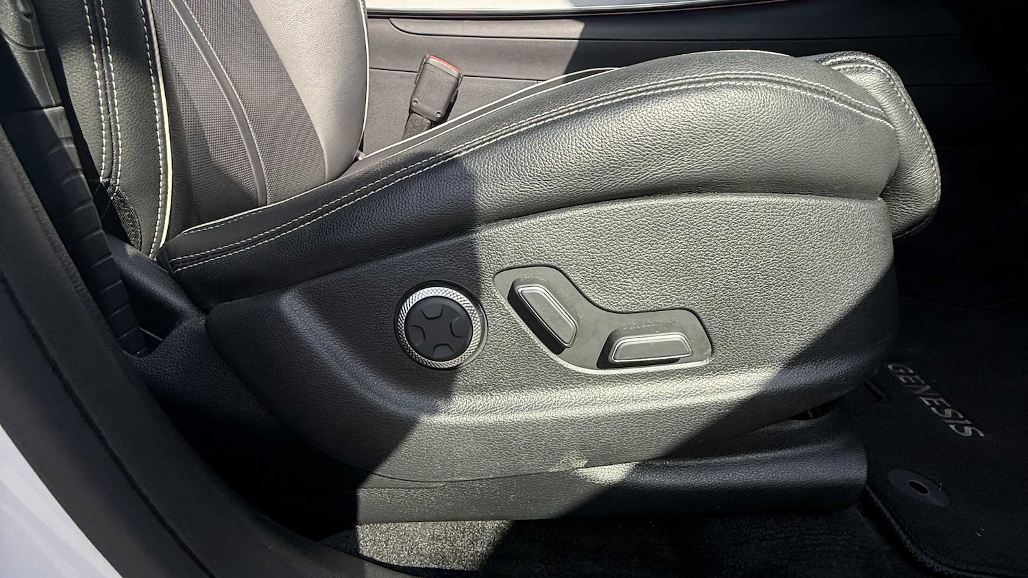 Used Genesis GV70 2023 for sale - 78173928: Photo 12