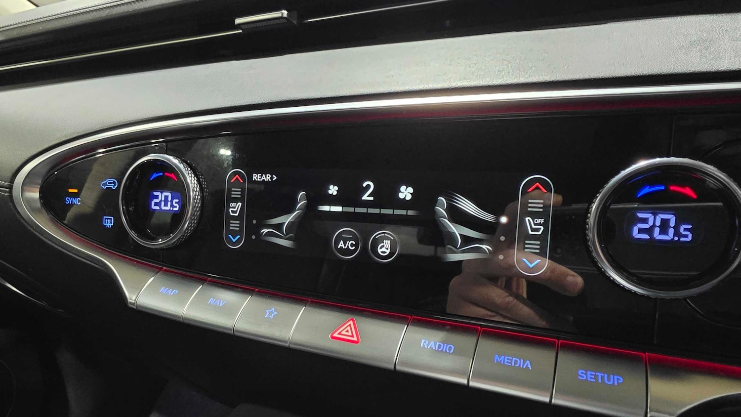 Used Genesis GV70 2022 for sale - 78024220: Photo 18