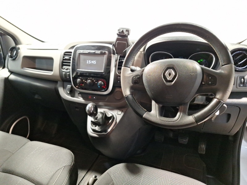 Used Renault Trafic 2018 for sale - 76851630: Photo 2