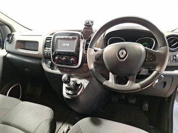 Used Renault Trafic 2018 for sale - 76851630: Photo