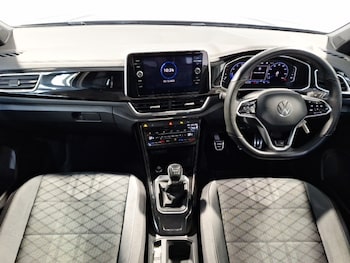 Used Volkswagen T-Roc 2022 for sale - 76779602: Photo