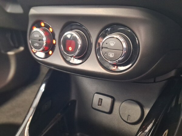 Used Vauxhall ADAM 2016 for sale - 75816190: Photo 17