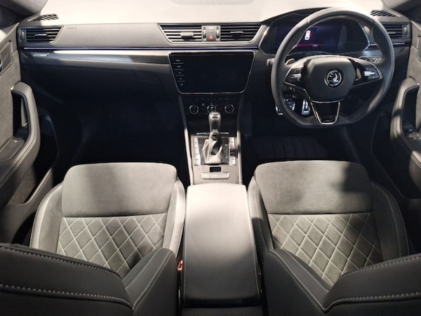 Used Skoda Superb 2023 for sale - 76183378: Photo 2