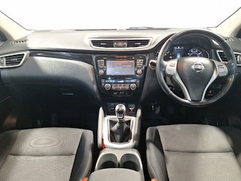 Used Nissan Qashqai 2017 for sale - 76498138: Photo