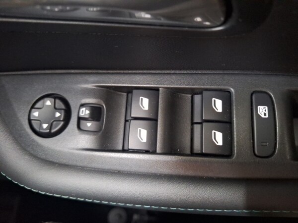 Used Peugeot 208 2021 for sale - 76225978: Photo 14