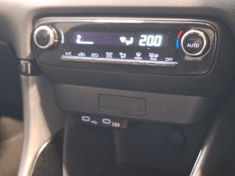 Used Toyota Yaris 2024 for sale - 77987871: Photo 17