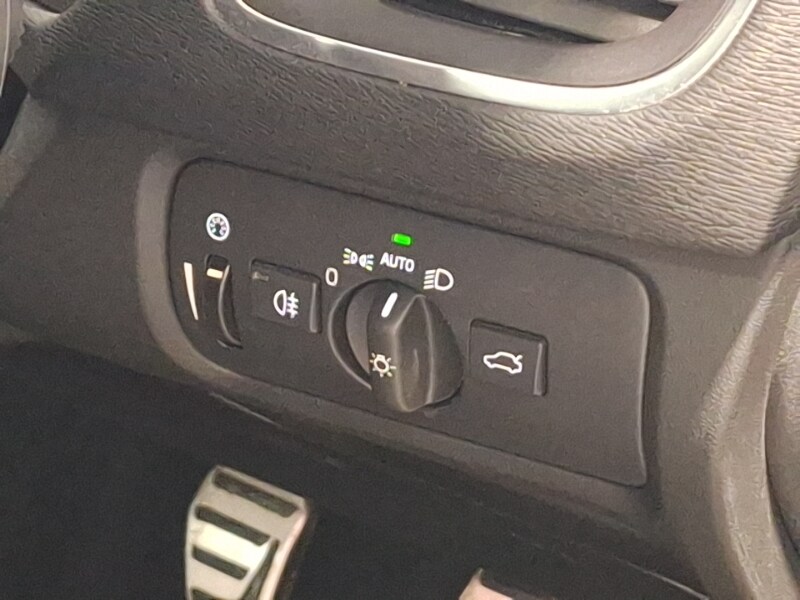 Used Volvo V40 2018 for sale - 77325191: Photo 16