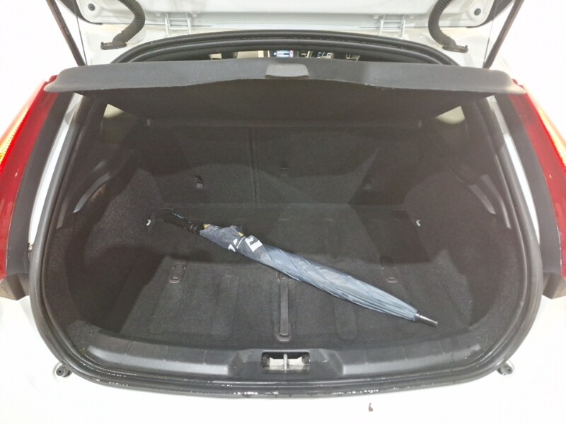 Used Volvo V40 2018 for sale - 77325191: Photo 8