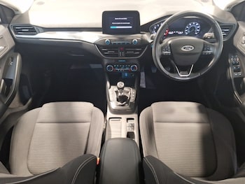 Used Ford Focus 2019 for sale - 76187730: Photo 2