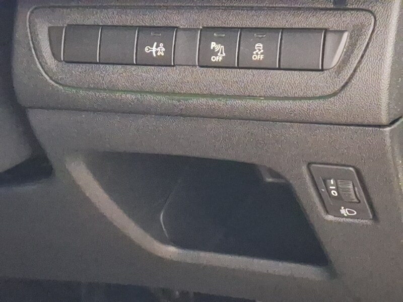 Used Peugeot 2008 2016 for sale - 76947305: Photo 15