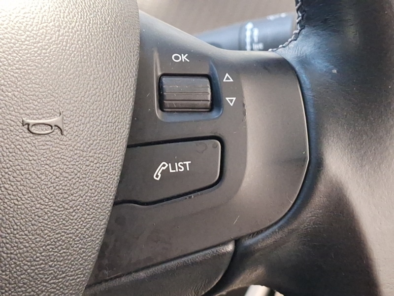 Used Peugeot 2008 2016 for sale - 76947305: Photo 17