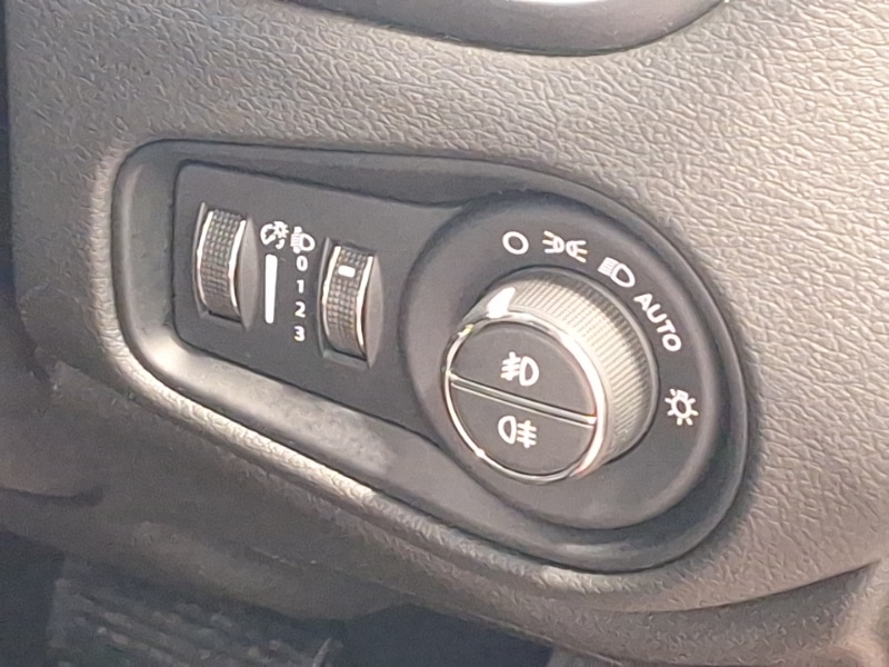 Used Jeep Renegade 2023 for sale - 78013452: Photo 15