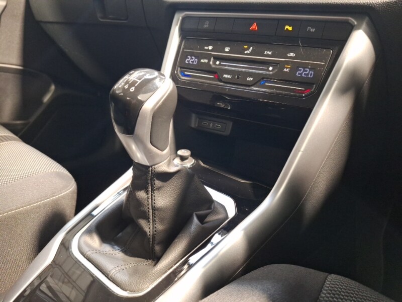 Used Volkswagen T-Roc 2023 for sale - 76683673: Photo 11