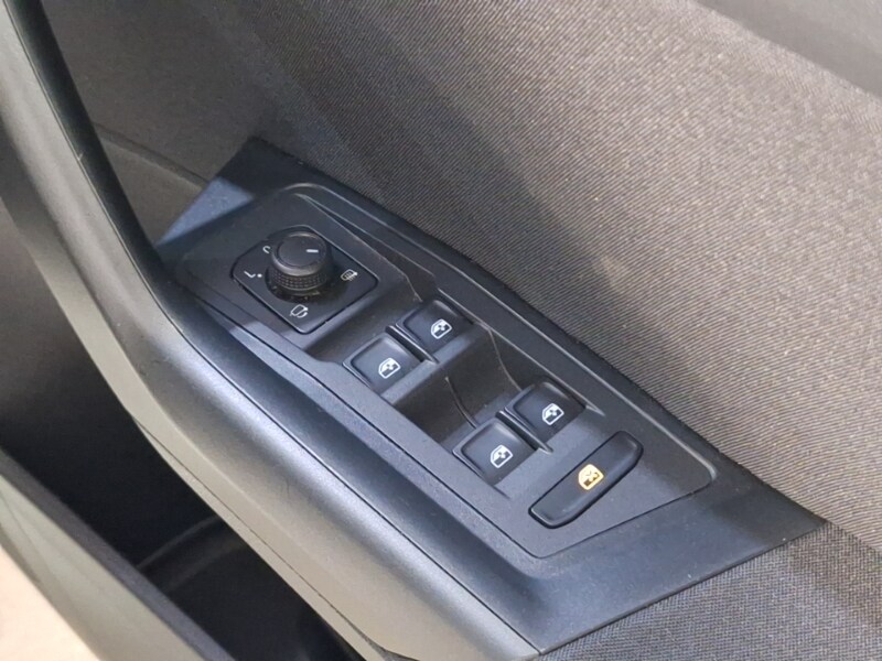 Used Volkswagen T-Roc 2023 for sale - 76683673: Photo 14