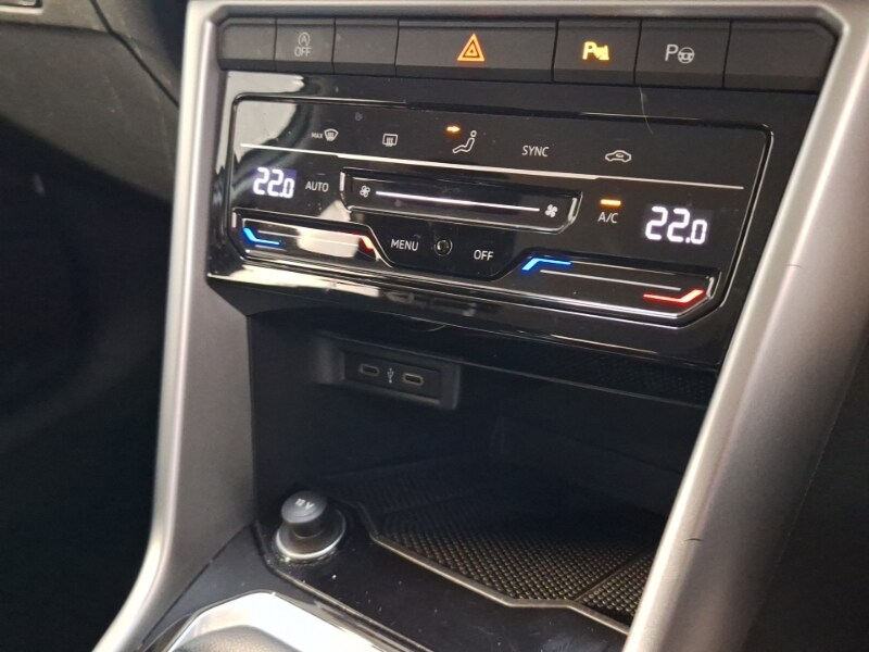 Used Volkswagen T-Roc 2023 for sale - 76683673: Photo 18