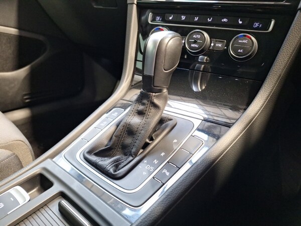 Used Volkswagen Golf 2020 for sale - 74874039: Photo 11