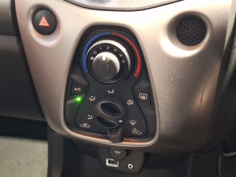 Used Toyota AYGO 2017 for sale - 76721438: Photo 19