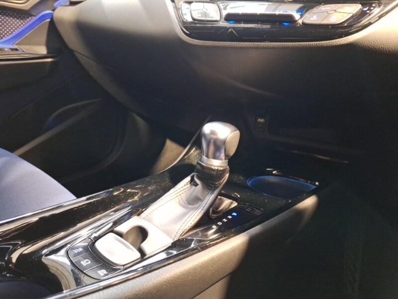 Used Toyota C-HR 2018 for sale - 76683672: Photo 11