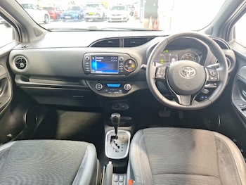 Used Toyota Yaris 2019 for sale - 79447687: Photo
