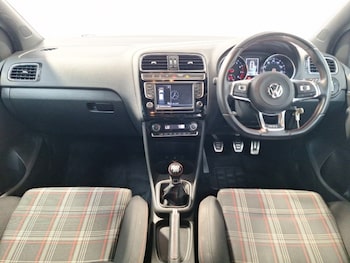 Used Volkswagen Polo 2016 for sale - 76103508: Photo 2