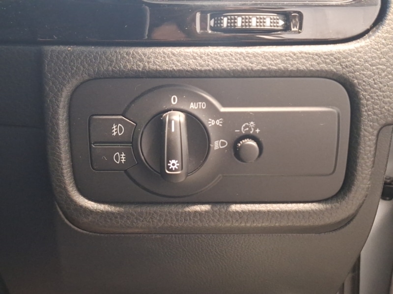 Used Volkswagen Touareg 2016 for sale - 76543419: Photo 16