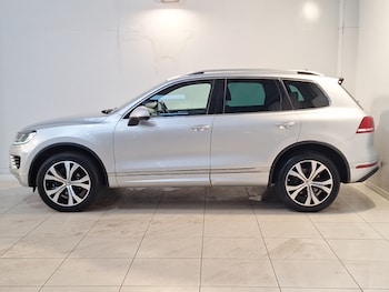 Used Volkswagen Touareg 2016 for sale - 76543419: Photo