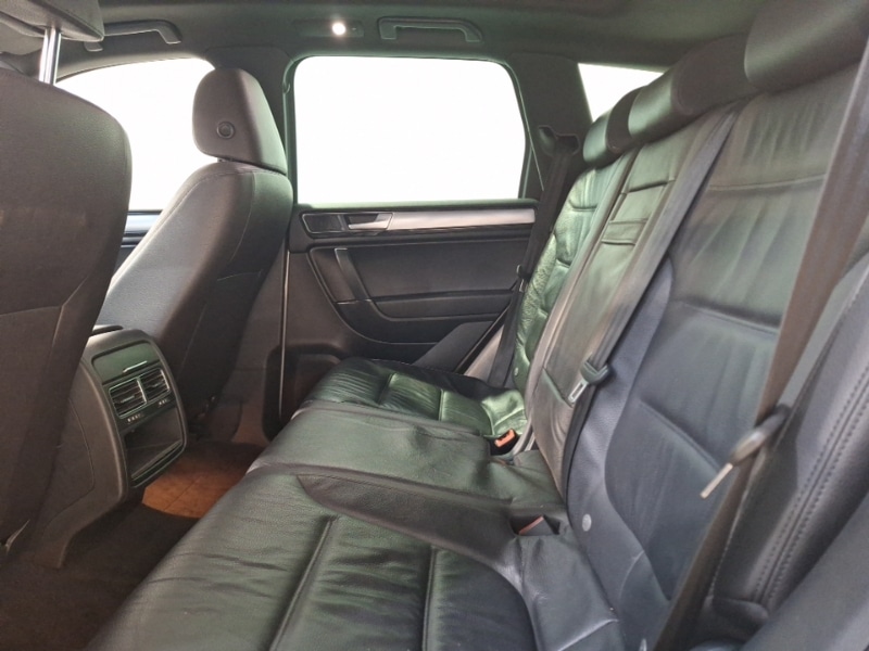 Used Volkswagen Touareg 2016 for sale - 76543419: Photo 6
