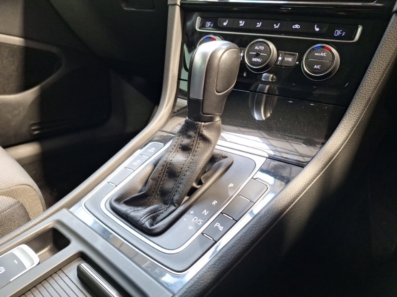 Used Volkswagen Golf 2020 for sale - 76644192: Photo 11