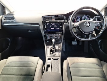 Used Volkswagen Golf 2020 for sale - 76644192: Photo