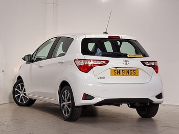 Used Toyota Yaris 2019 for sale - 75893834: Photo