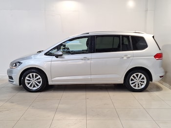 Used Volkswagen Touran 2016 for sale - 78455828: Photo