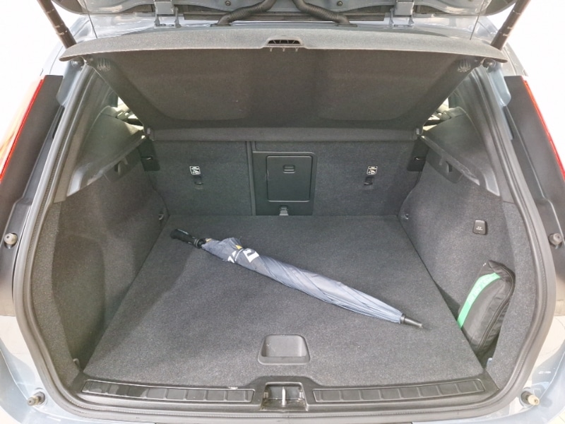 Used Volvo XC40 2023 for sale - 77776982: Photo 8